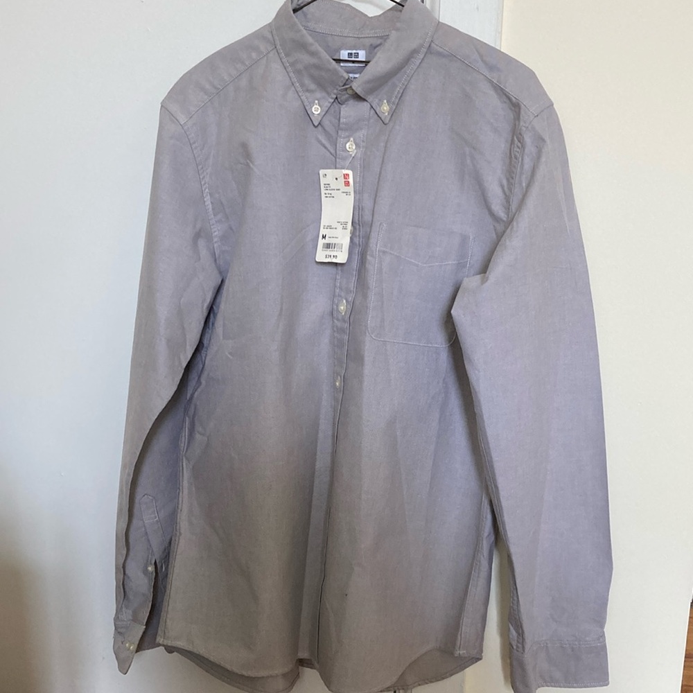 NWT Uniqlo Gray Casual Button Down Shirt with Classic Collar